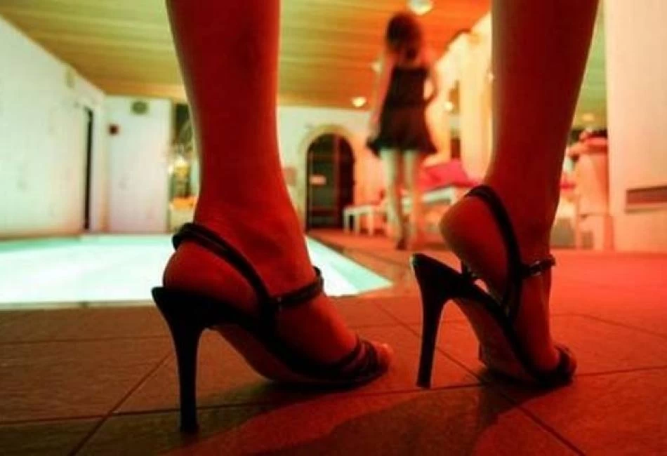 Θεσσαλονίκη: Εντοπίστηκε παράνομος οίκος ανοχής – Καταζητείται η ιδιοκτήτρια